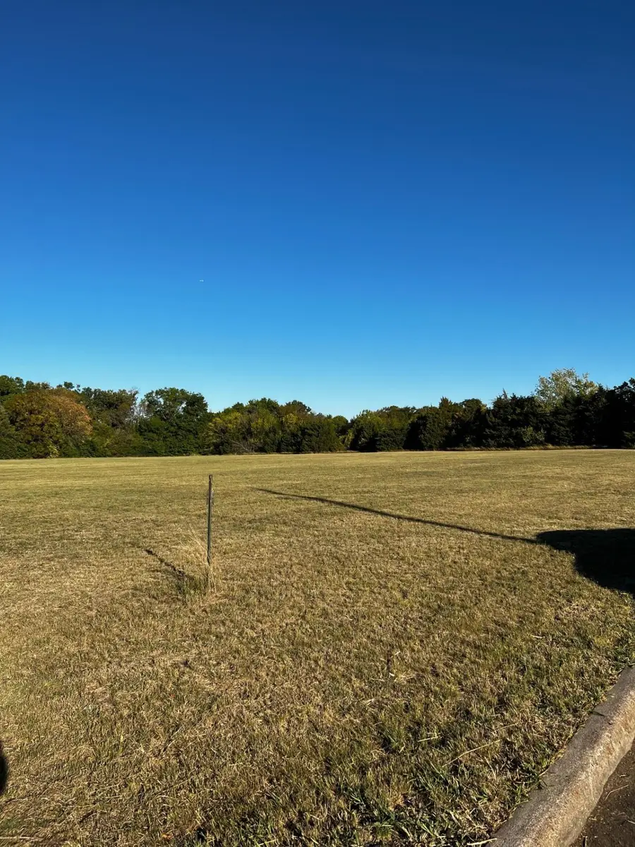 601 W Wintergreen Road, Desoto, TX 75115 - Image #3