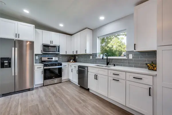 718 Glen Rhea Drive, Lake Dallas, TX 75065