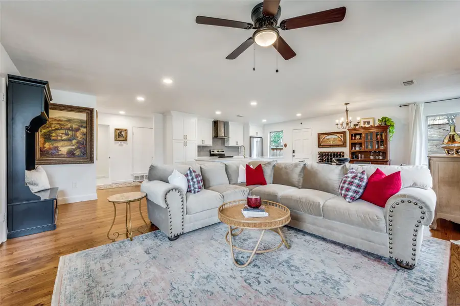 416 Lakeside Drive, Irving, TX 75062 - Image #2