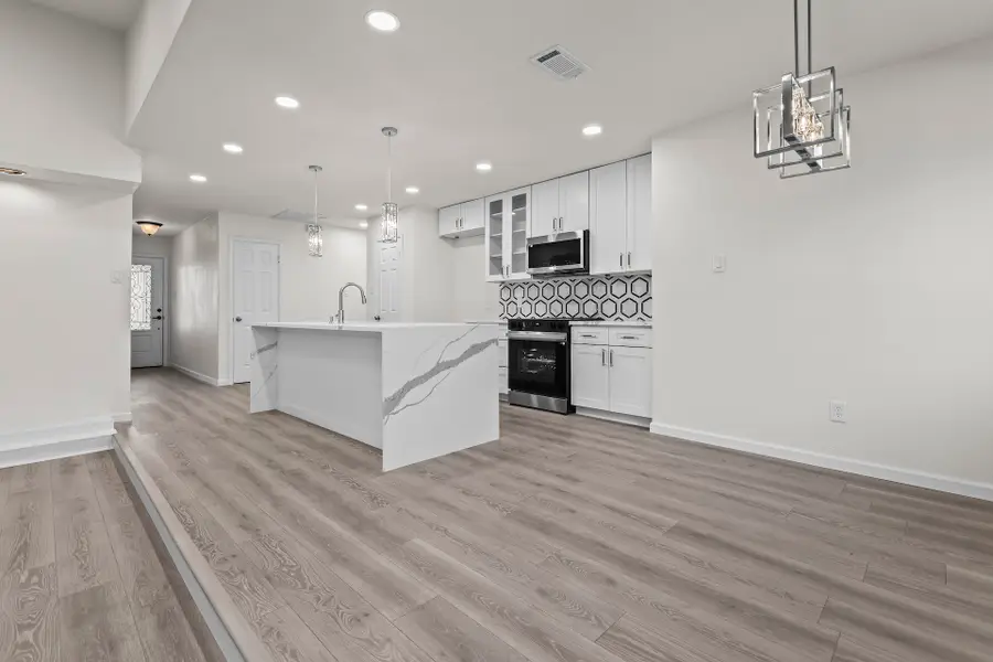 1901 Sabine Pass Lane, Arlington, TX 76006 - Image #3