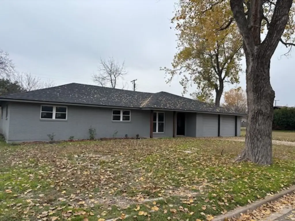 916 W Elizabeth Drive, Robinson, TX 76706 - Image #1