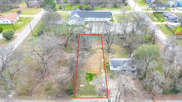 911 E 1st Avenue, Corsicana, TX 75110