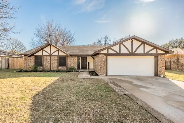 227 Norwich Drive, Hurst, TX 76054