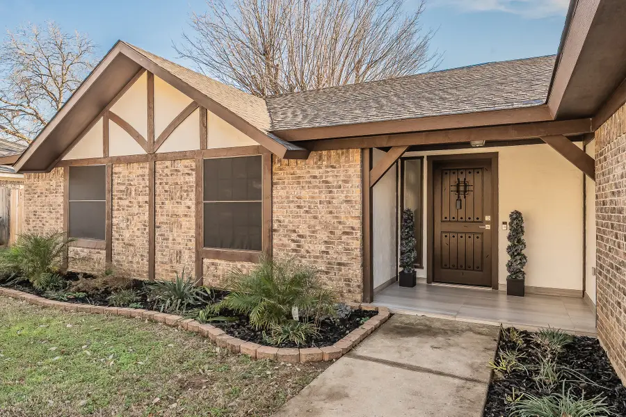 227 Norwich Drive, Hurst, TX 76054 - Image #2