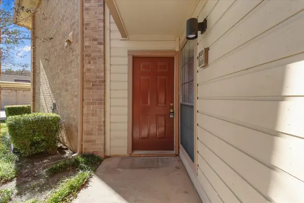16301 Ledgemont Lane #109, Addison, TX 75001