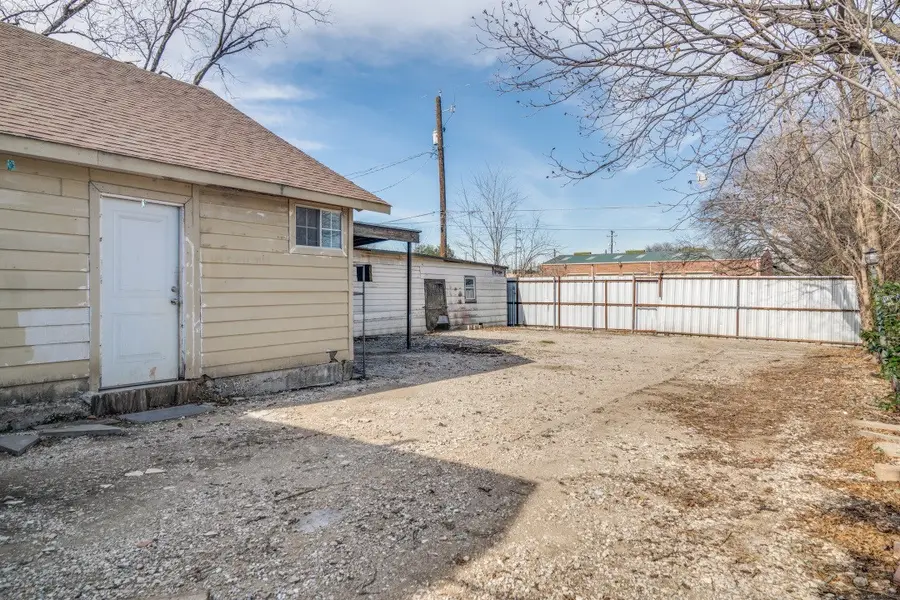 117 E Avenue Avenue E, Garland, TX 75040 - Image #3