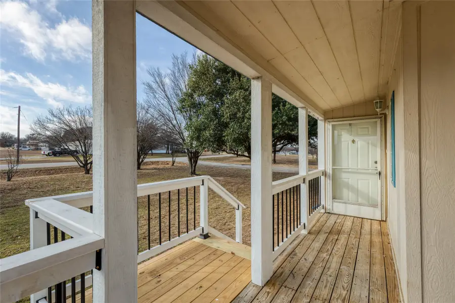 156 Northwoods Court, Azle, TX 76020 - Image #3