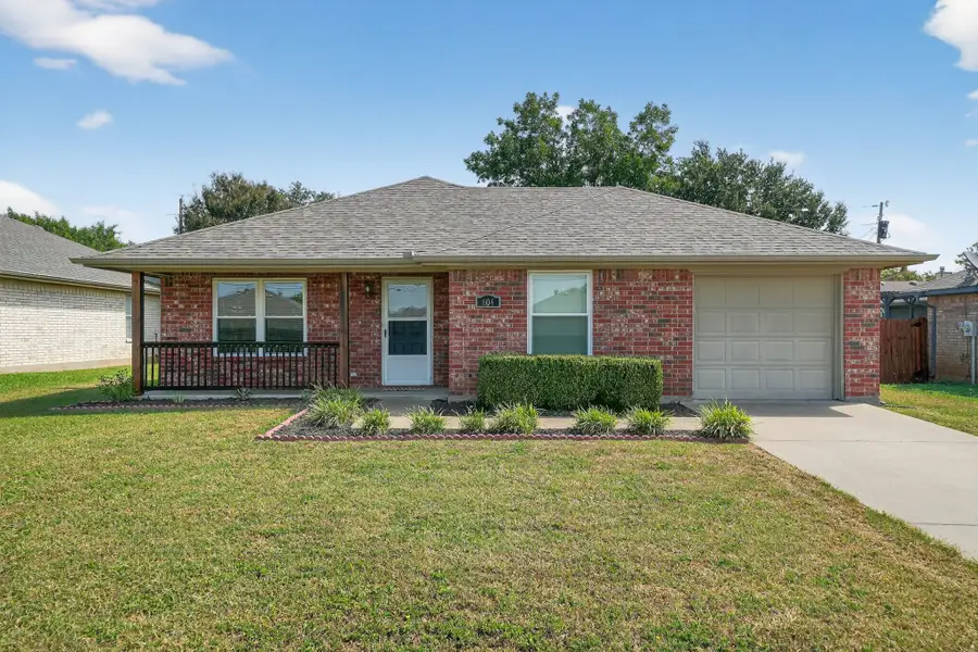 604 Mcanear Street, Cleburne, TX 76033 - Image #3