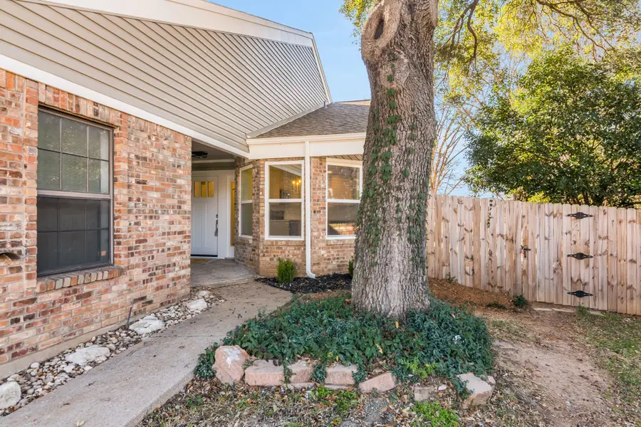 5306 San Mateo Court, Arlington, TX 76017 - Image #3