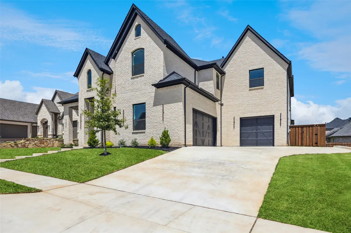 7209 Smith Farm Drive, North Richland Hills, TX 76182 - Image #1