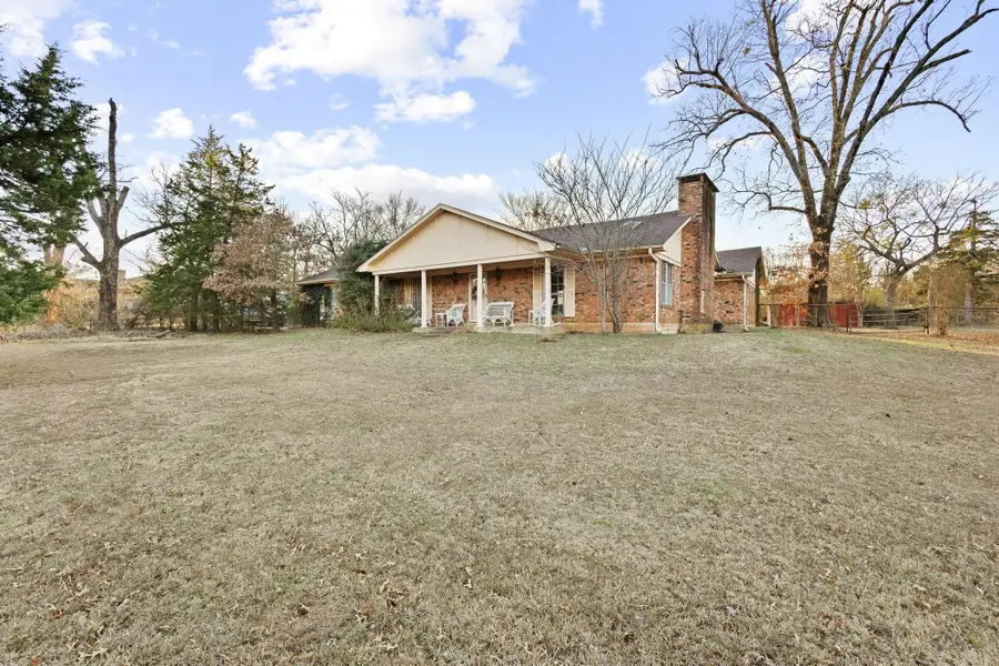 233 Haning Drive, Paris, TX 75462 - Image #2