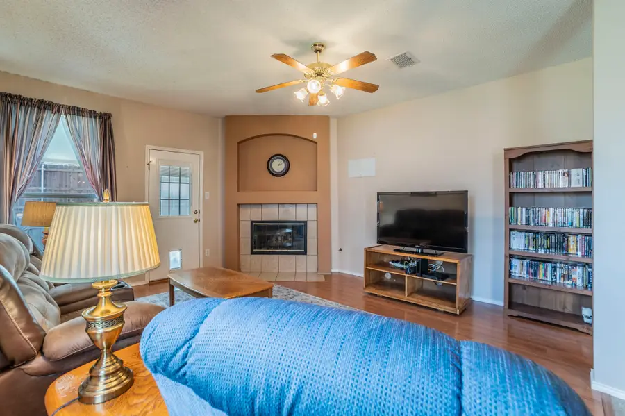 3011 Blacksmith Court, Grand Prairie, TX 75052 - Image #2