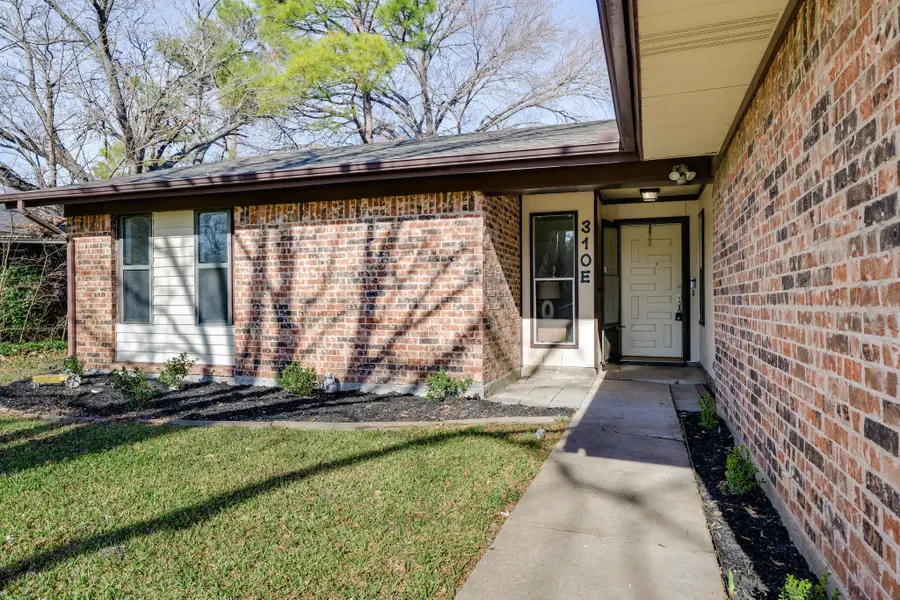 310 E Springdale Lane, Grand Prairie, TX 75052 - Image #2