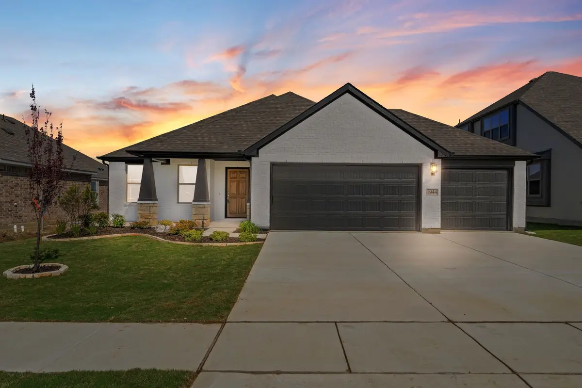 1941 Daybreak Drive, Venus, TX 76009 - Image #1