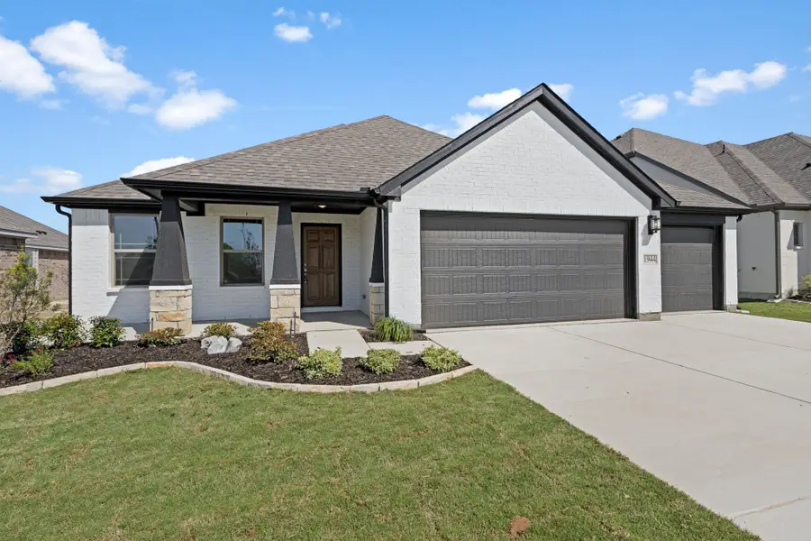 1941 Daybreak Drive, Venus, TX 76009 - Image #2