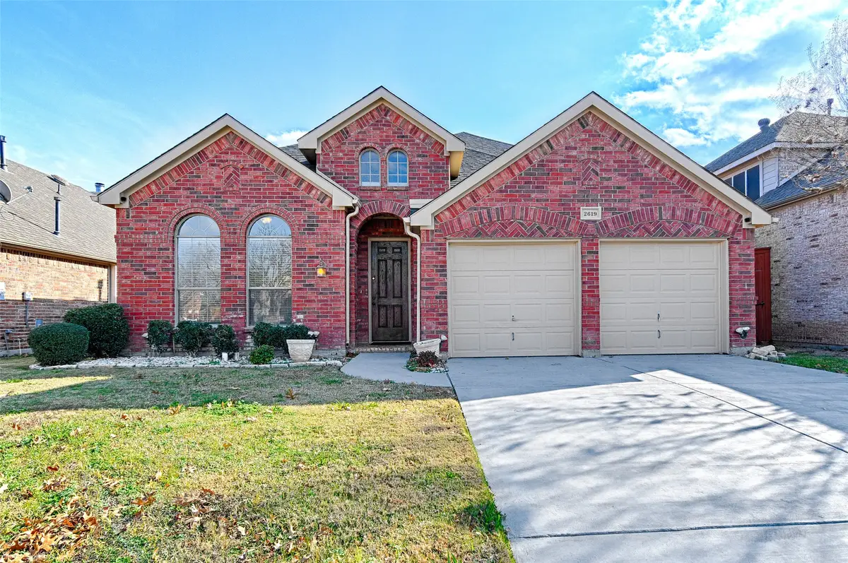 2619 Cove Drive, Grand Prairie, TX 75054 - Image #1