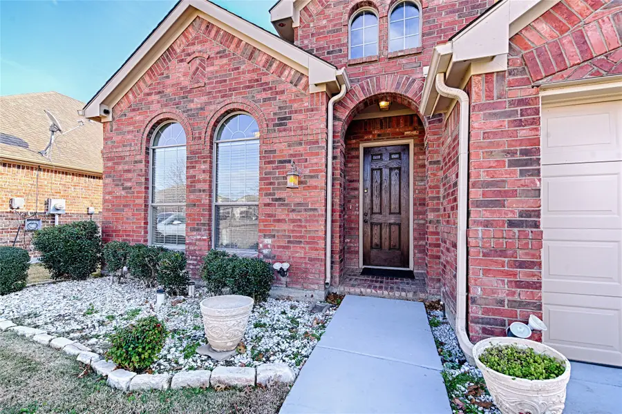 2619 Cove Drive, Grand Prairie, TX 75054 - Image #3