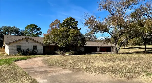 310 Oakhill Drive, Keene, TX 76059