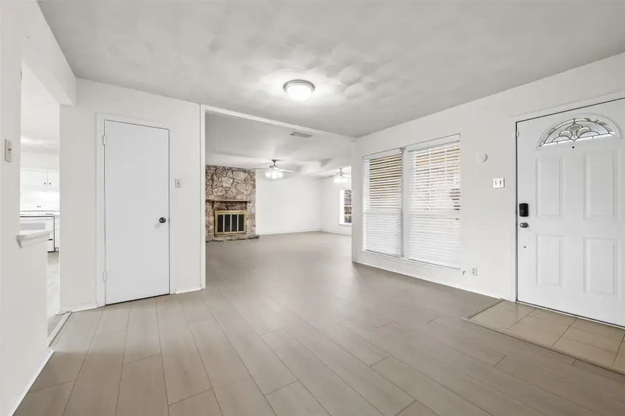 2414 Sparling Way Drive, Carrollton, TX 75006 - Image #3