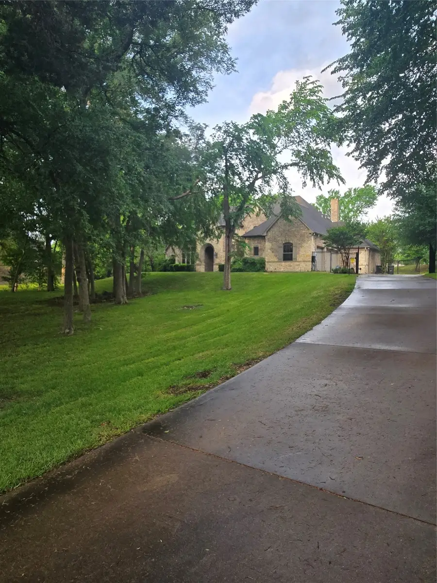 4541 Stonewood Circle, Midlothian, TX 76065 - Image #2