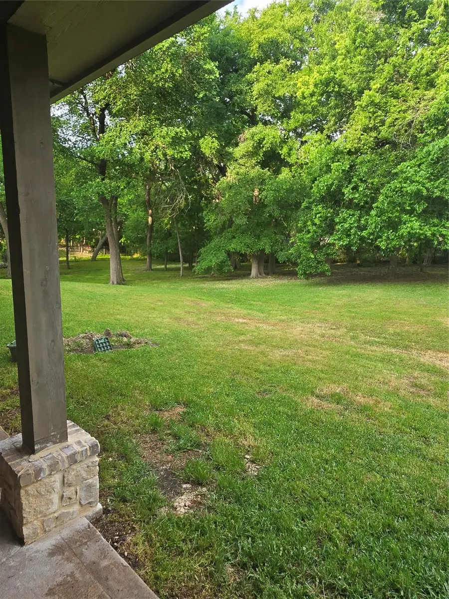 4541 Stonewood Circle, Midlothian, TX 76065 - Image #3