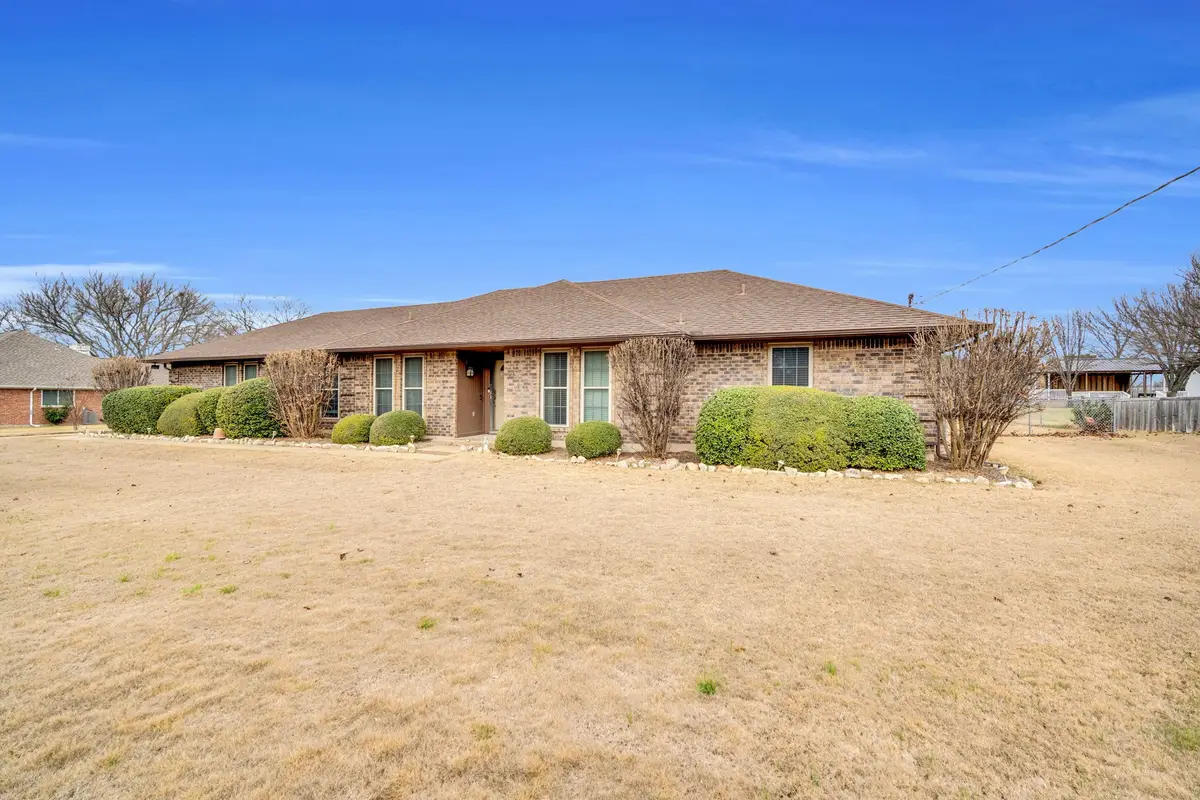 609 Shallow Creek Drive, Oak Leaf, TX 75154 - Image #1