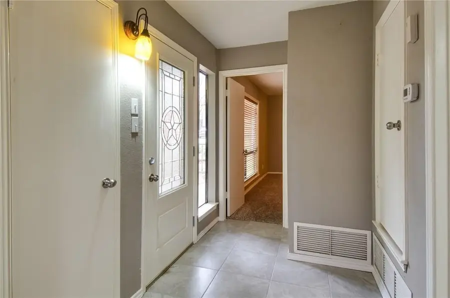 732 Heights Drive, Fort Worth, TX 76112 - Image #2