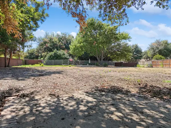 2889 Oakbriar Trail, Fort Worth, TX 76109