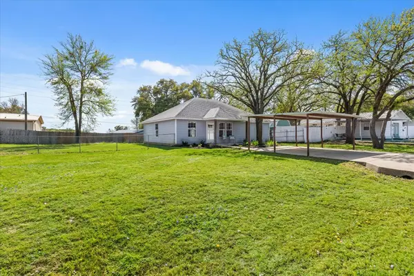 1813 Pioneer Road, Granbury, TX 76049