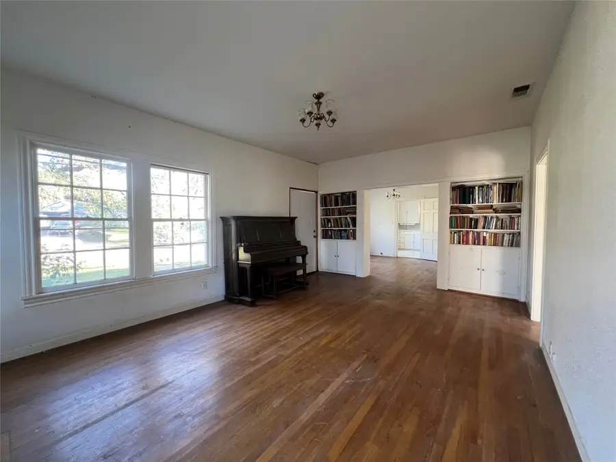 202 Shady Street, Marlin, TX 76661 - #3