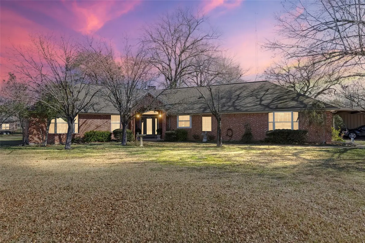 3135 Woodglen Drive, Commerce, TX 75428 - Image #1