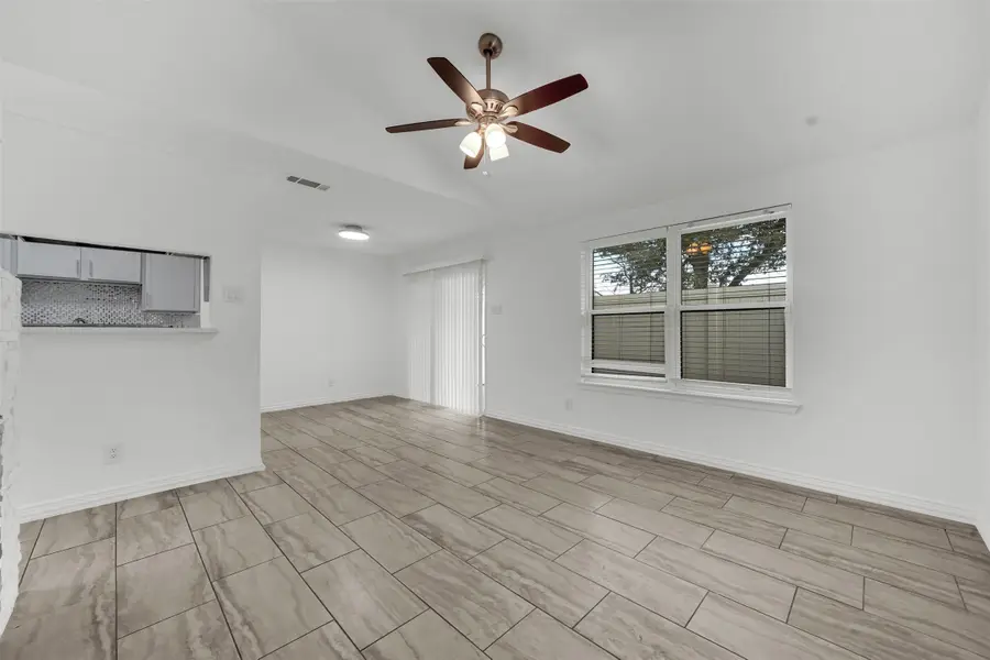 2240 Tarpley Road #374, Carrollton, TX 75006 - Image #3