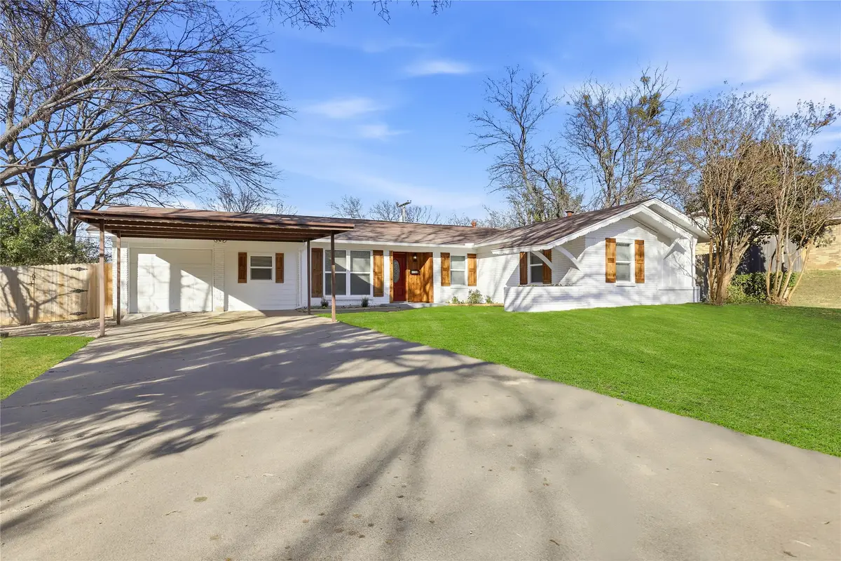 8004 Ferndale Drive, Benbrook, TX 76116 - Image #1