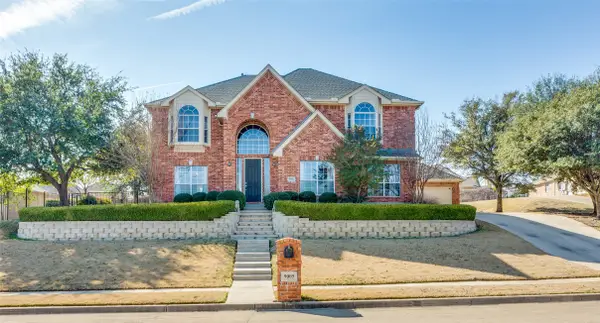 9005 Ranch Bluff Court, Benbrook, TX 76126