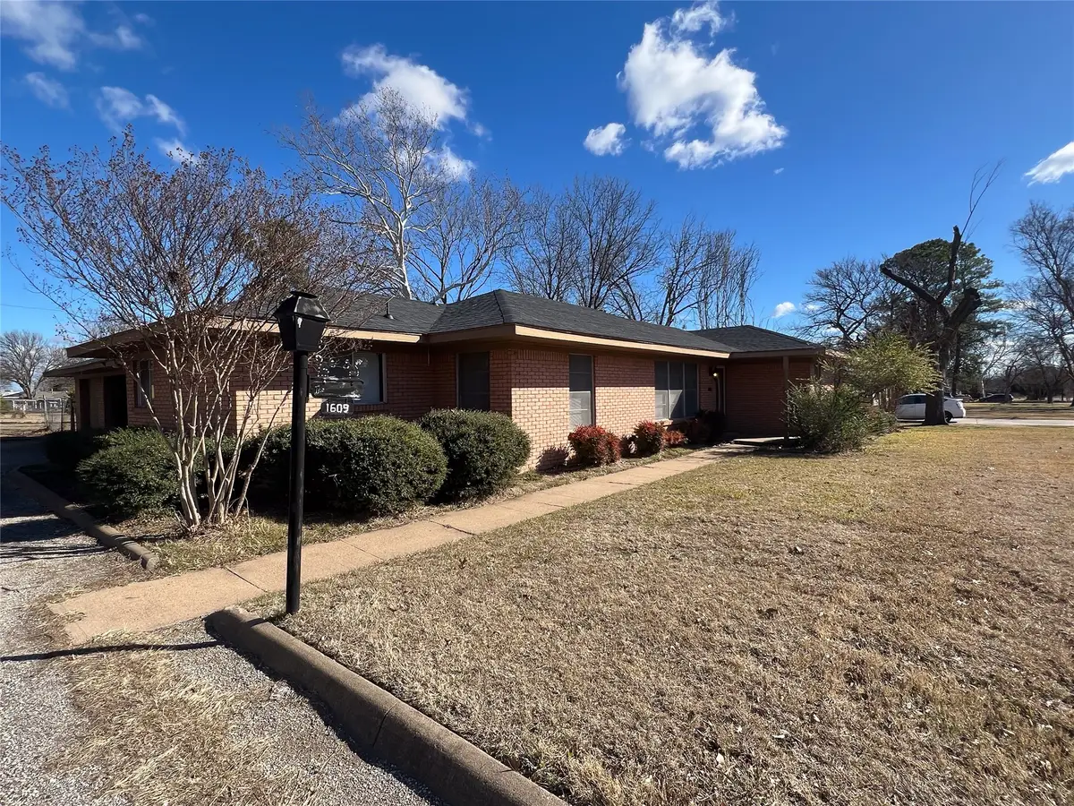 1609 E Peyton Street, Sherman, TX 75090 - Image #1