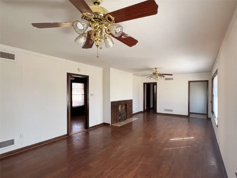 1609 E Peyton Street, Sherman, TX 75090 - Image #3