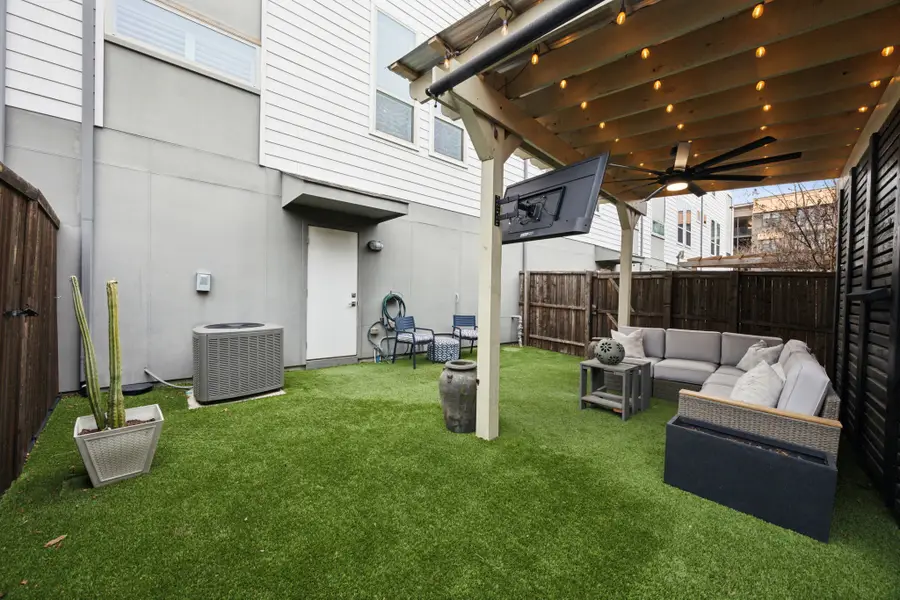 5015 Manett Street #104, Dallas, TX 75206 - Image #2