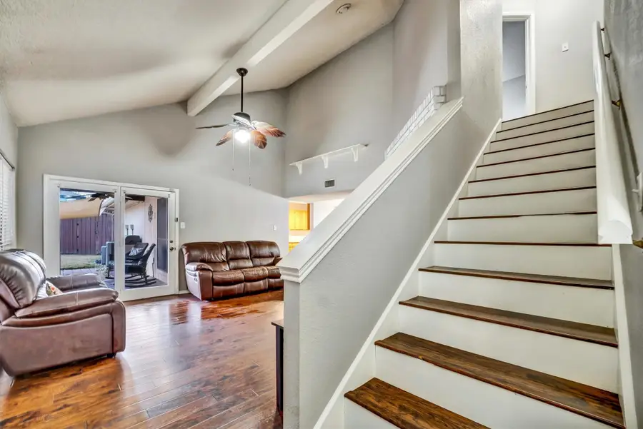 1606 Kingspoint Drive, Carrollton, TX 75007 - Image #3