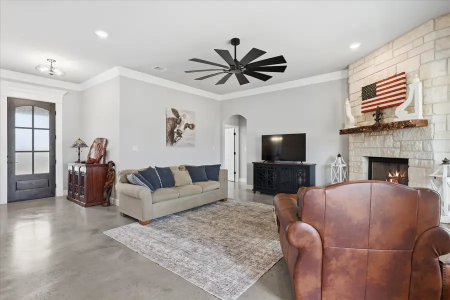 204 Martin Drive, Granbury, TX 76049 - Image #3