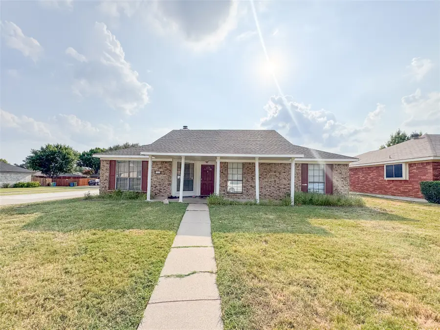 1602 Autumn Breeze Lane, Lewisville, TX 75077 - Image #2