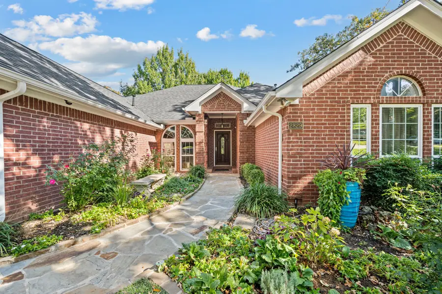 2829 Timber Hill Drive, Grapevine, TX 76051 - Image #3