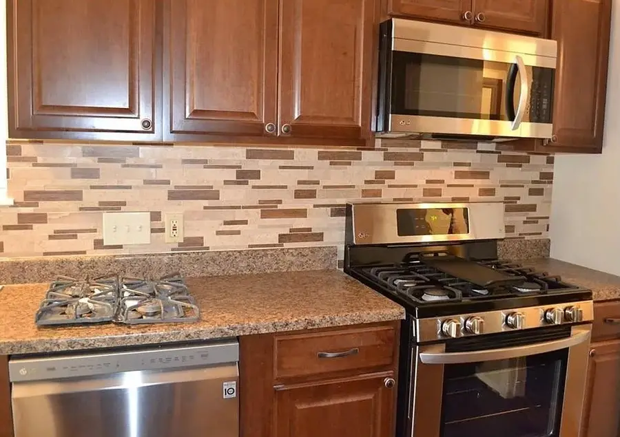 105 N Heights Drive, Crowley, TX 76036 - Image #3