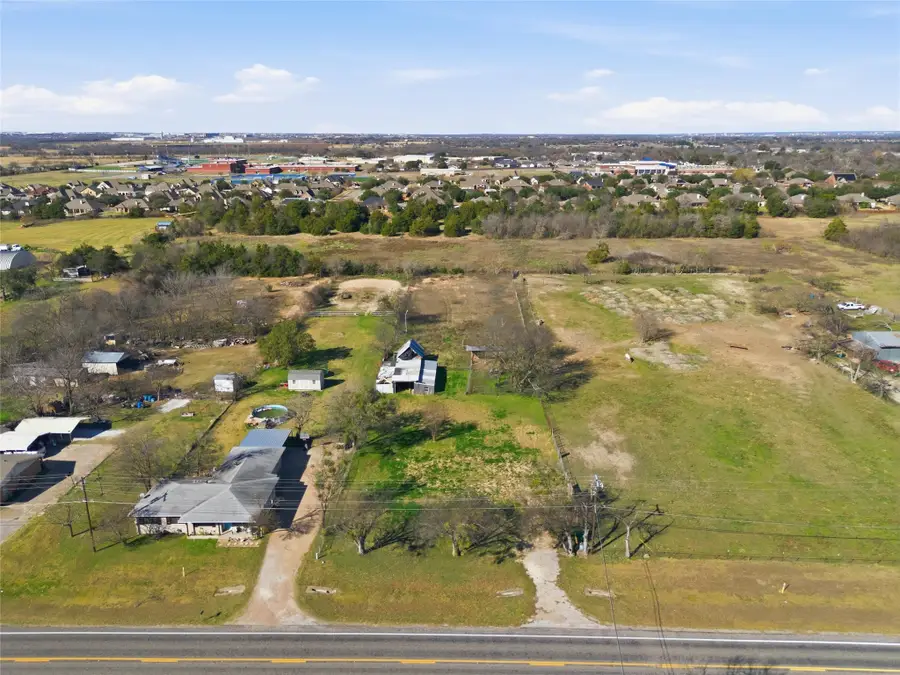305 W Moonlight Drive, Robinson, TX 76706 - Image #2