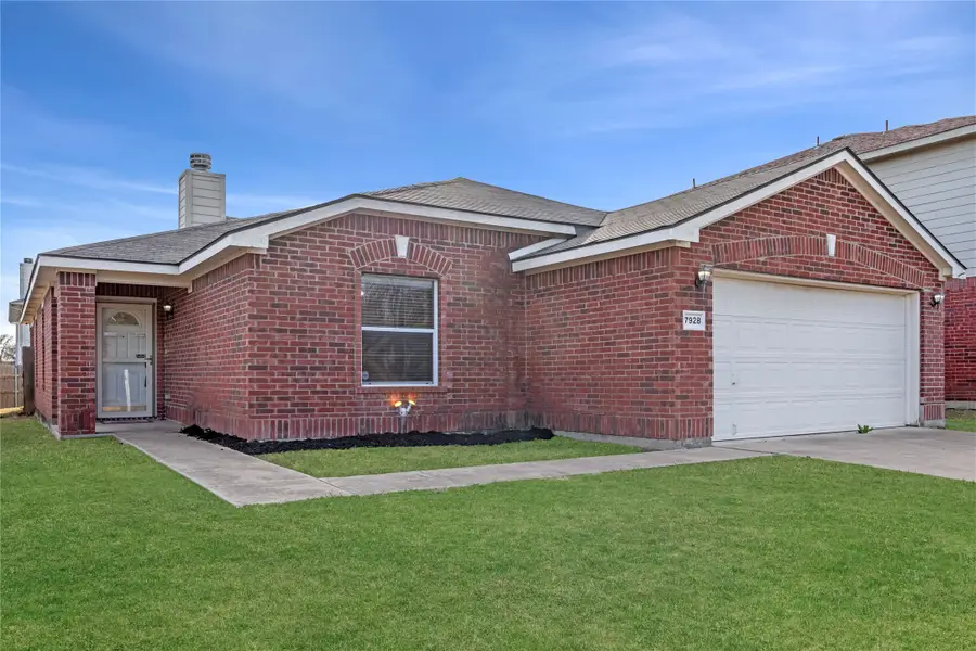 7928 Meadow Spring Lane, Fort Worth, TX 76120 - Image #3