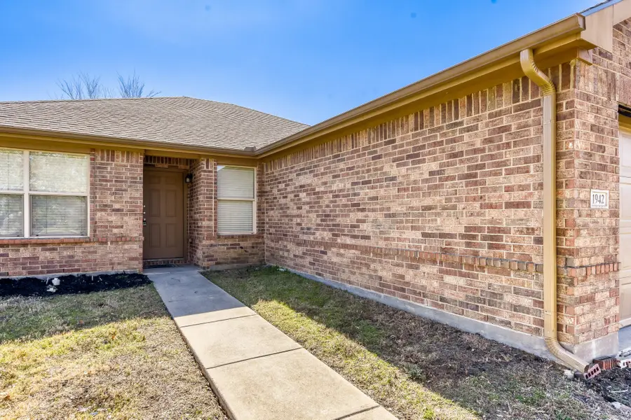 1942 Castaway Drive, Southwest Dallas, TX 75051 - #2