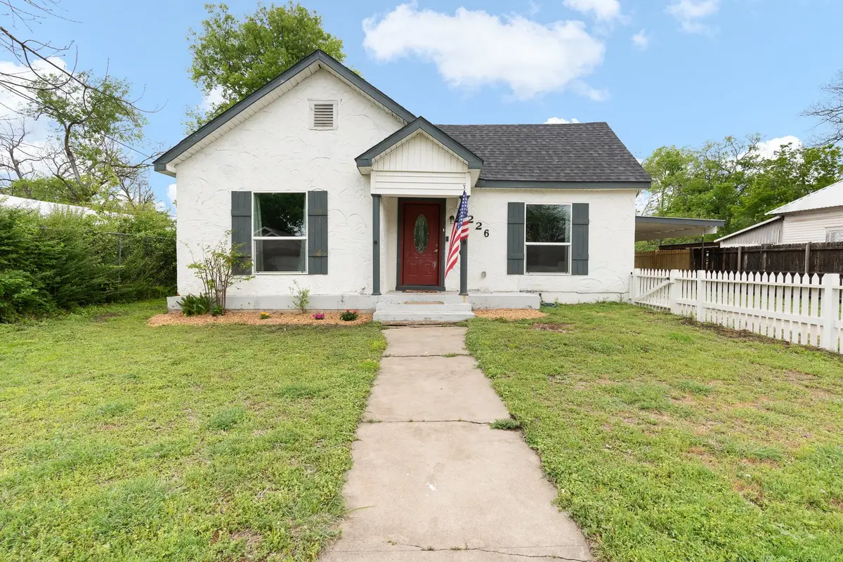 226 W Willingham Street, Cleburne, TX 76033 - Image #1