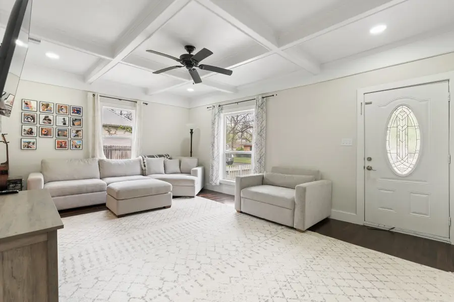 226 W Willingham Street, Cleburne, TX 76033 - Image #3