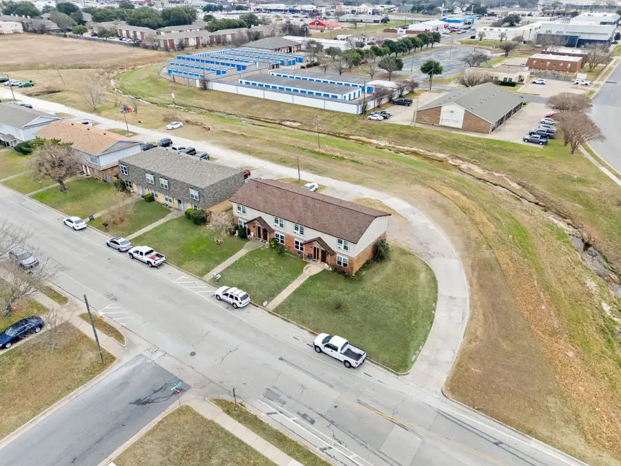 449 Thomas Street, Burleson, TX 76028 - Image #3