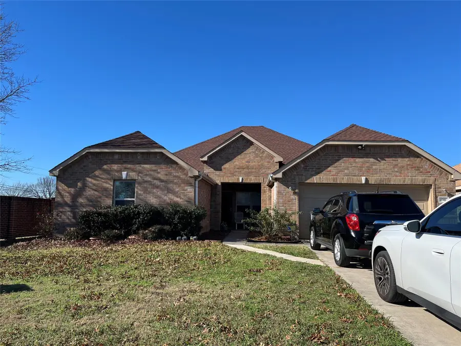 501 Hearthstone Drive, Lancaster, TX 75146 - Image #2