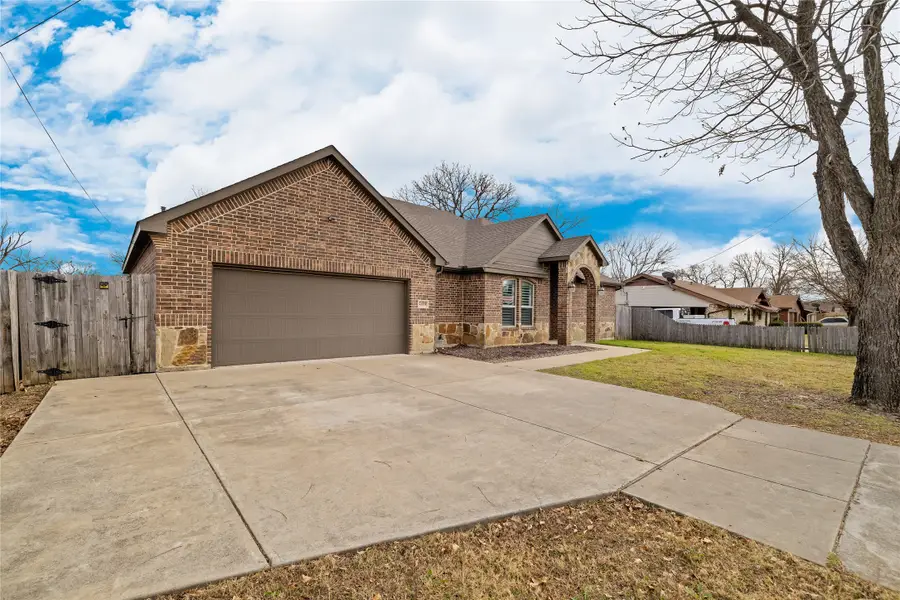 2434 Avenue A, Grand Prairie, TX 75051 - Image #2
